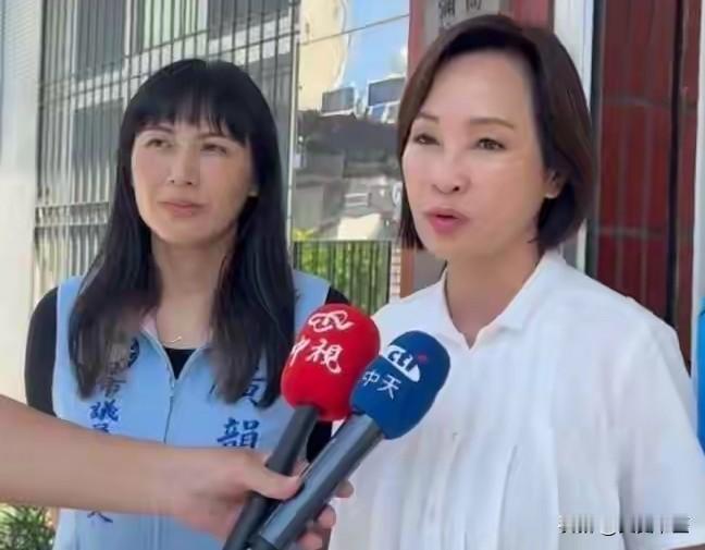 台湾高雄蓝营选情出现反转！最近岛内一份亲绿民调，让不少人对高雄市长选情的看法彻底