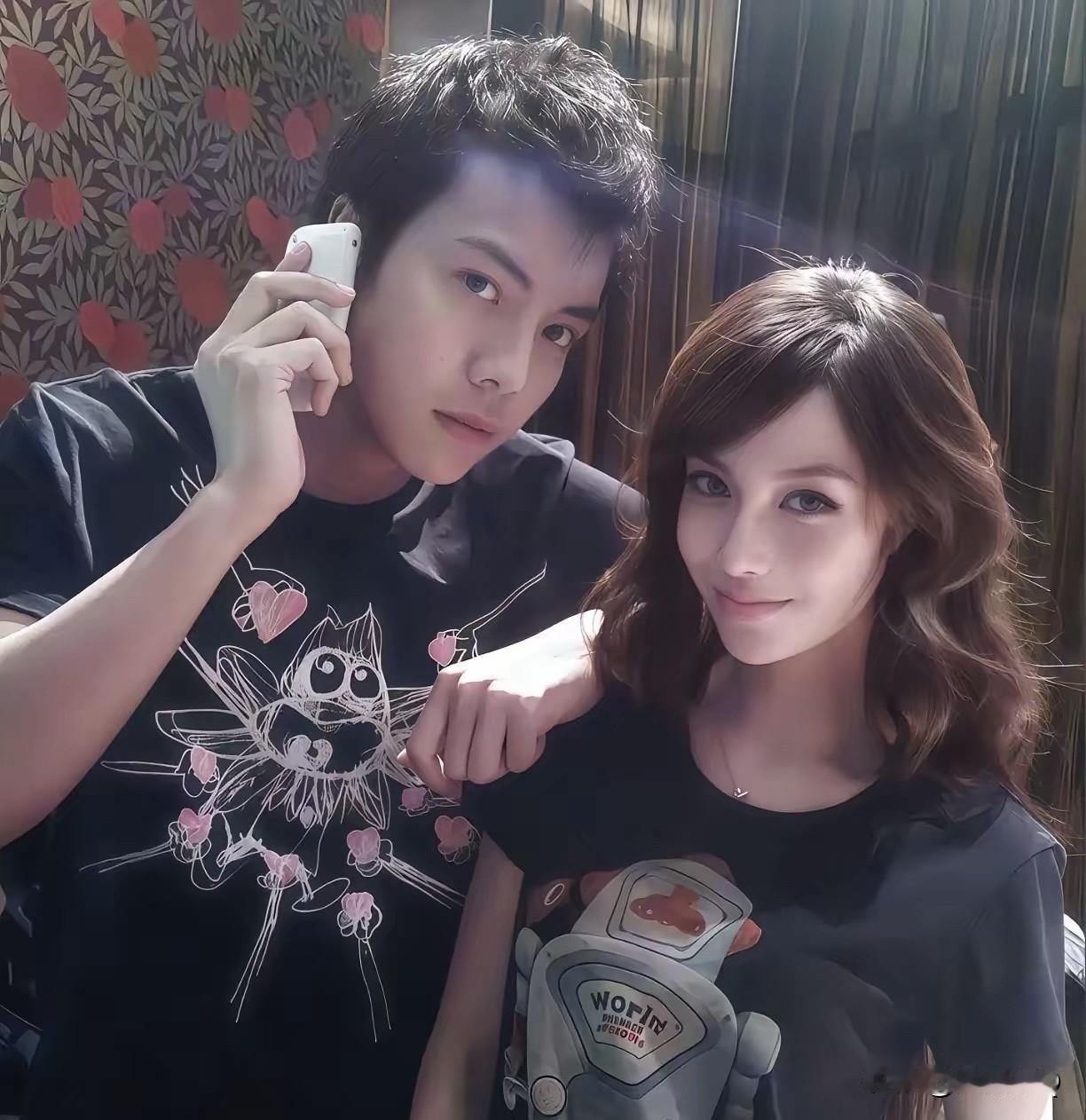 年轻时期的爱情最美好，看看刚出道的陈伟霆和嫩模时期的Angelababy，简直配