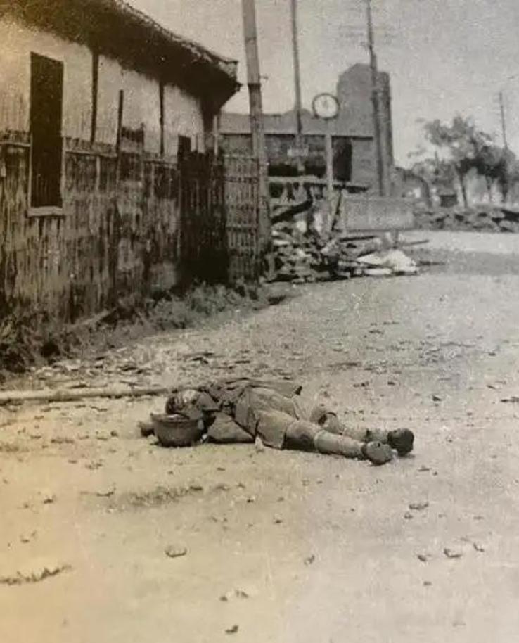 1945年8月，日军宣布投降后，11名日军逃到了辽宁太平房火车站躲避，没想到的是