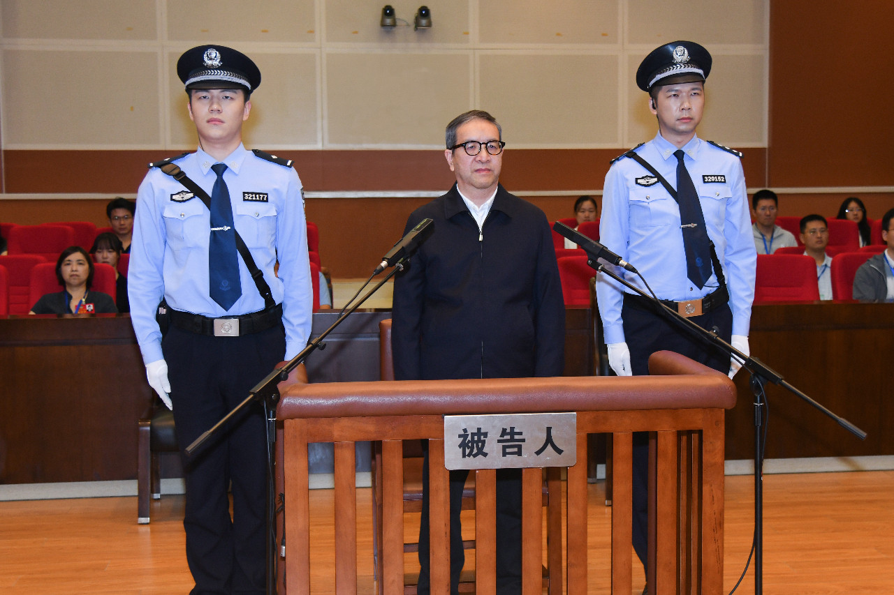 蒋超良受贿7.46亿元，死缓，终身监禁不得假释。难怪贪官们敢前赴后继，这个数真的
