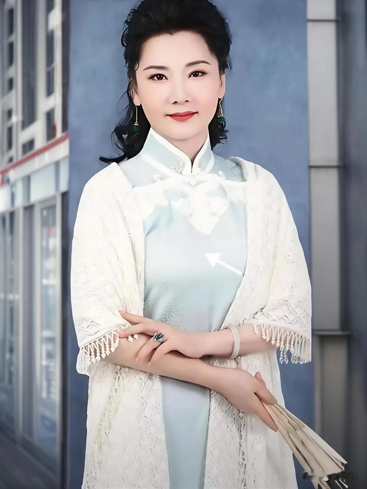 何赛飞用肥皂卸妆,真的能卸的掉吗?她长期使用肥皂洗脸,不担心有副作用吗?会不会导