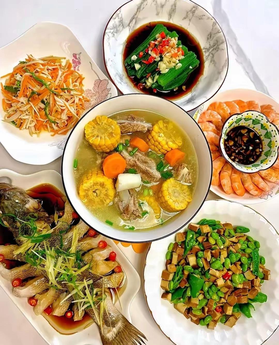经常做饭的人，一定要收藏：1.第一条：煮牛肉：冷水下锅，加山楂，牛肉容易炖烂。