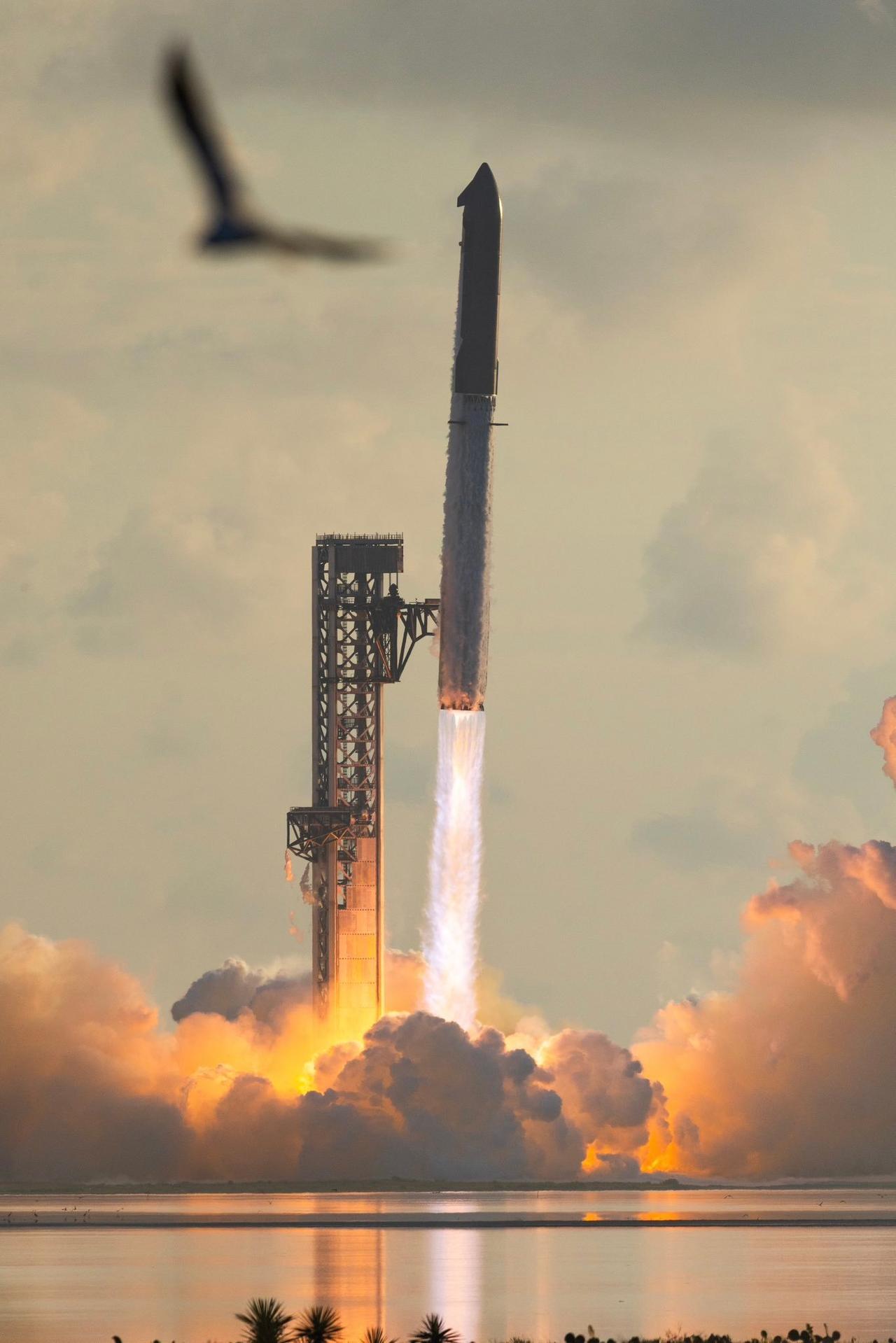 老马威武，星叉第14次飞行，终于将卫星送入了轨道……一次送上去52吨，星叉终