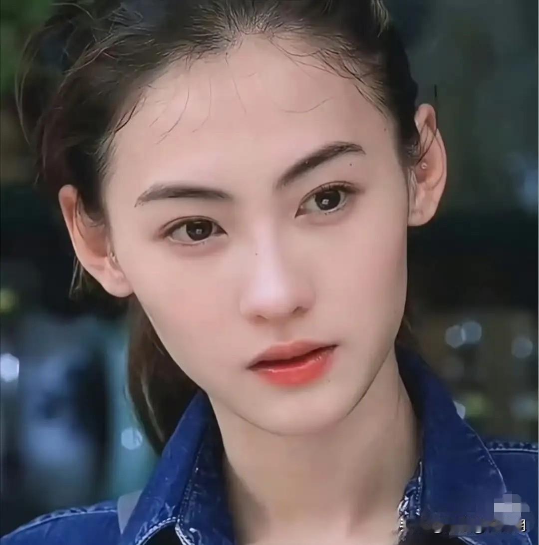 老谢家上八辈都要感谢张柏芝！养育出了谢振轩这个剑桥物理系生。从遗传学来讲