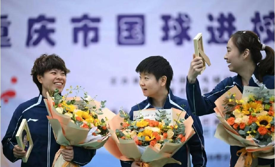 三八节的惊喜！孙颖莎王艺迪进校园，这波双向奔赴太好嗑❤️3月8日，国乒女队