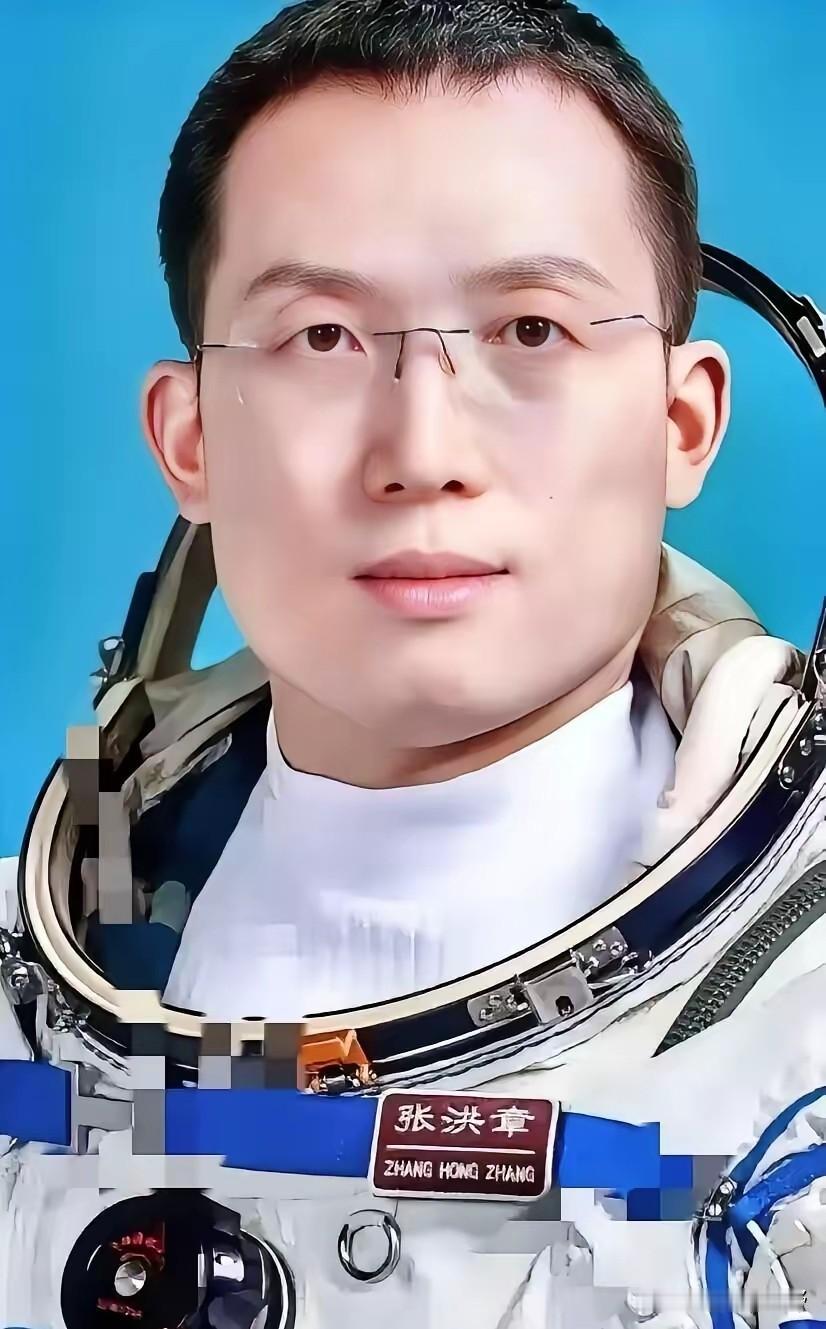 航天员张洪章平安落地，他姐姐的一席话让人破防：弟弟在轨坚守210天，如今圆满完成