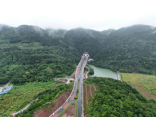 重庆东站重要配套道路兴黄路实现通车