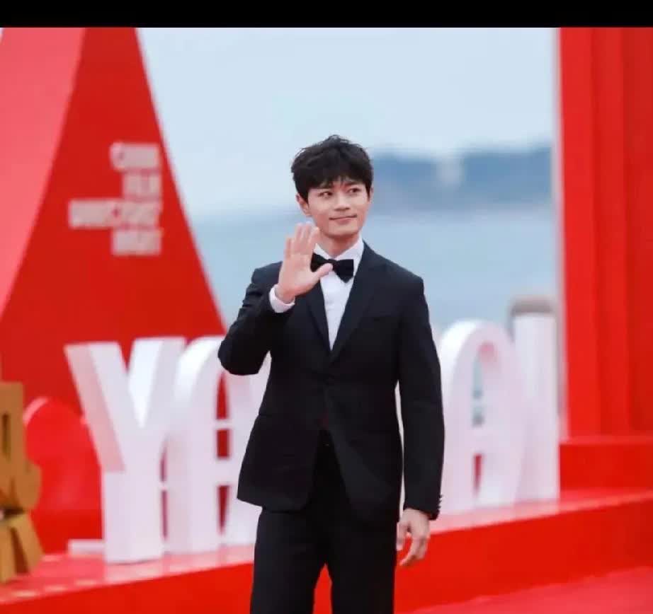 释小龙结婚了，我不意外，谢苗结婚了，我也不意外，但我没想到的是曹