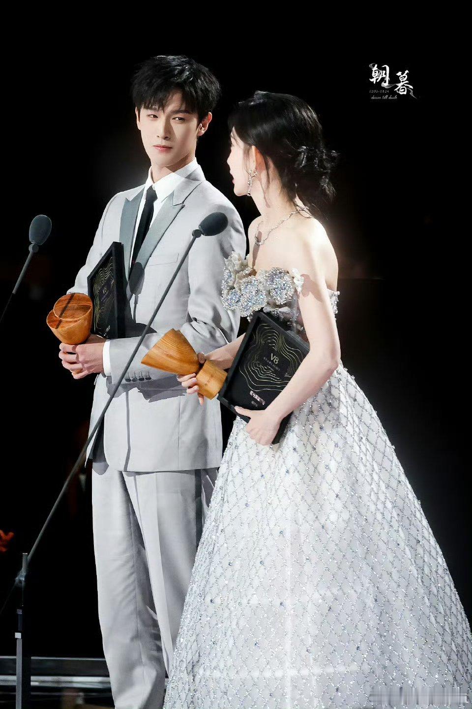 孟子义李昀锐星光大赏哇塞🤩期待我们昀牵孟绕12月21日再创辉煌💜