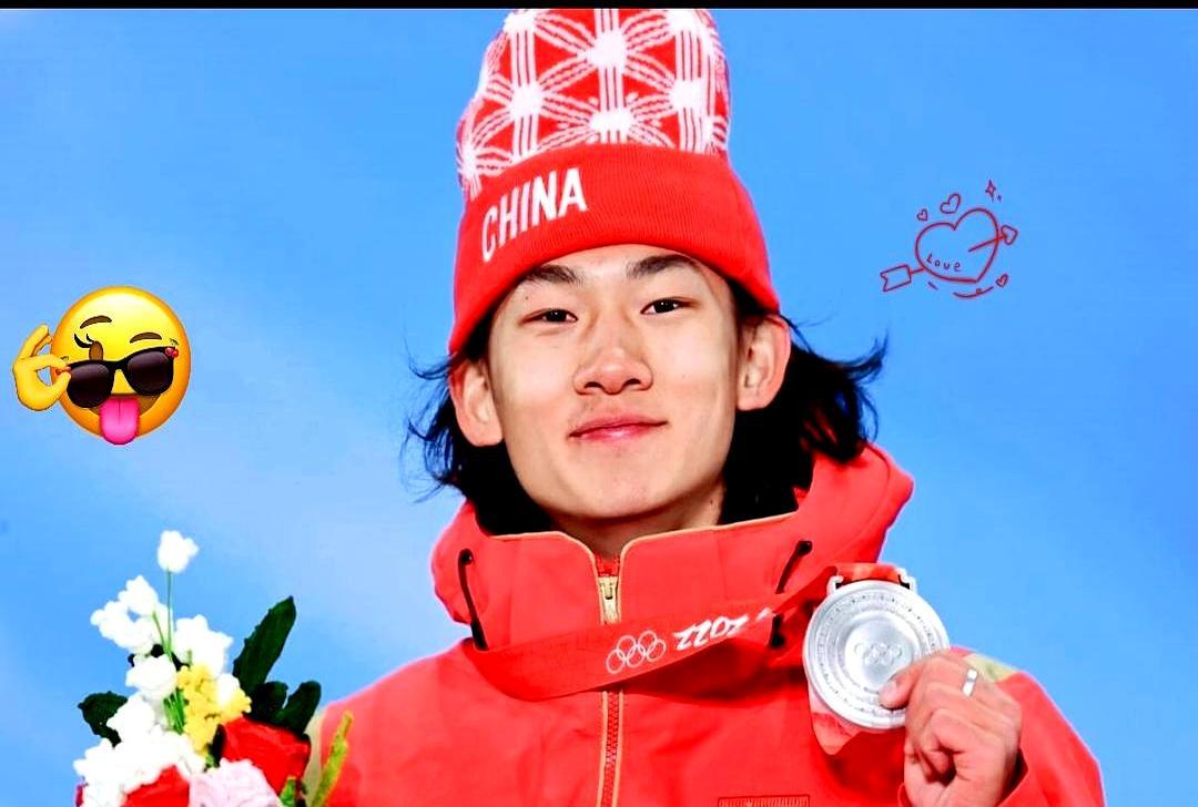 清华奥运冠军，配上北大AI泰斗的女儿，小说都不敢这么写。当年朱易一个失误，