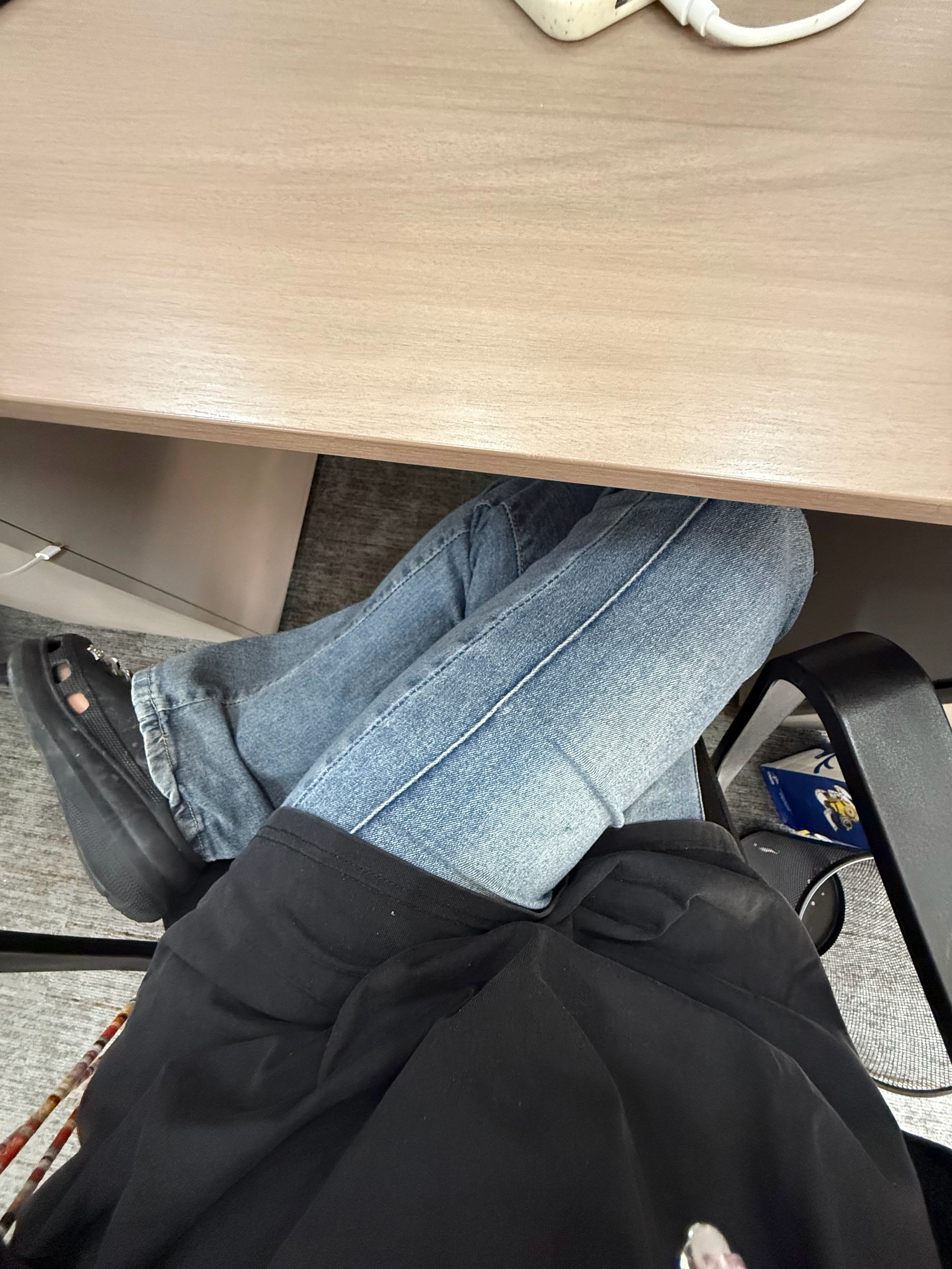 有人懂我一下这个姿势吗哈哈哈哈