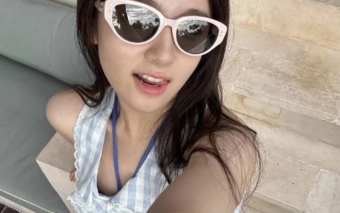 《甩张新成上岸？李兰迪泳装照杀疯热搜，“黑化复仇美学”爽到谁了！》内娱分手文学