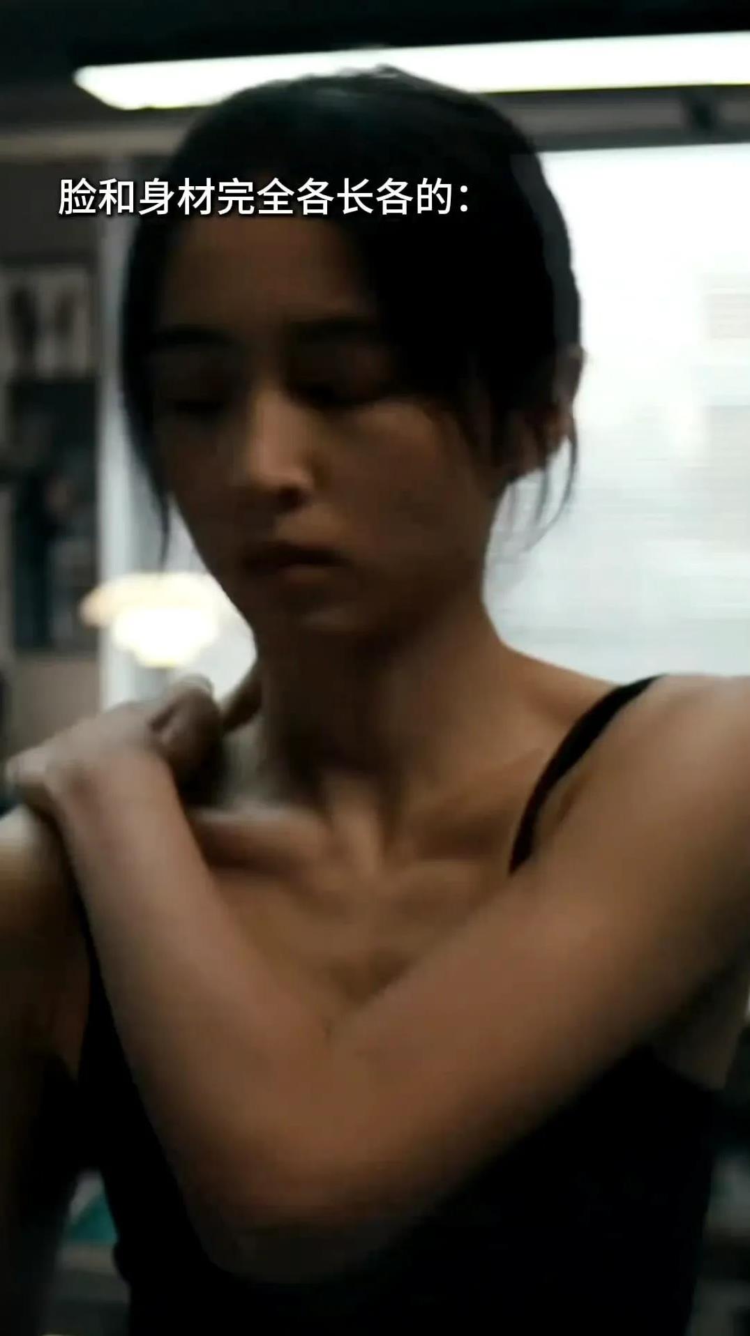 #张子枫脸和身材各长各的#谁懂啊！张子枫简直是“宝藏女孩”！她演技与美貌齐飞，