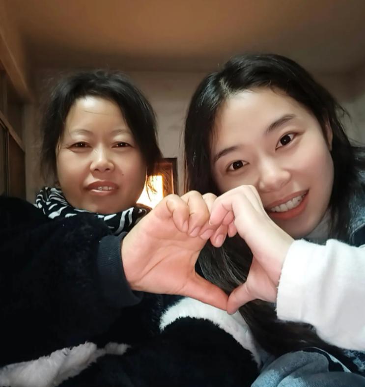 痛心！2025年6月18日发布，湖北美女悦悦25岁去世。母亲发文怀念，死因令人惋