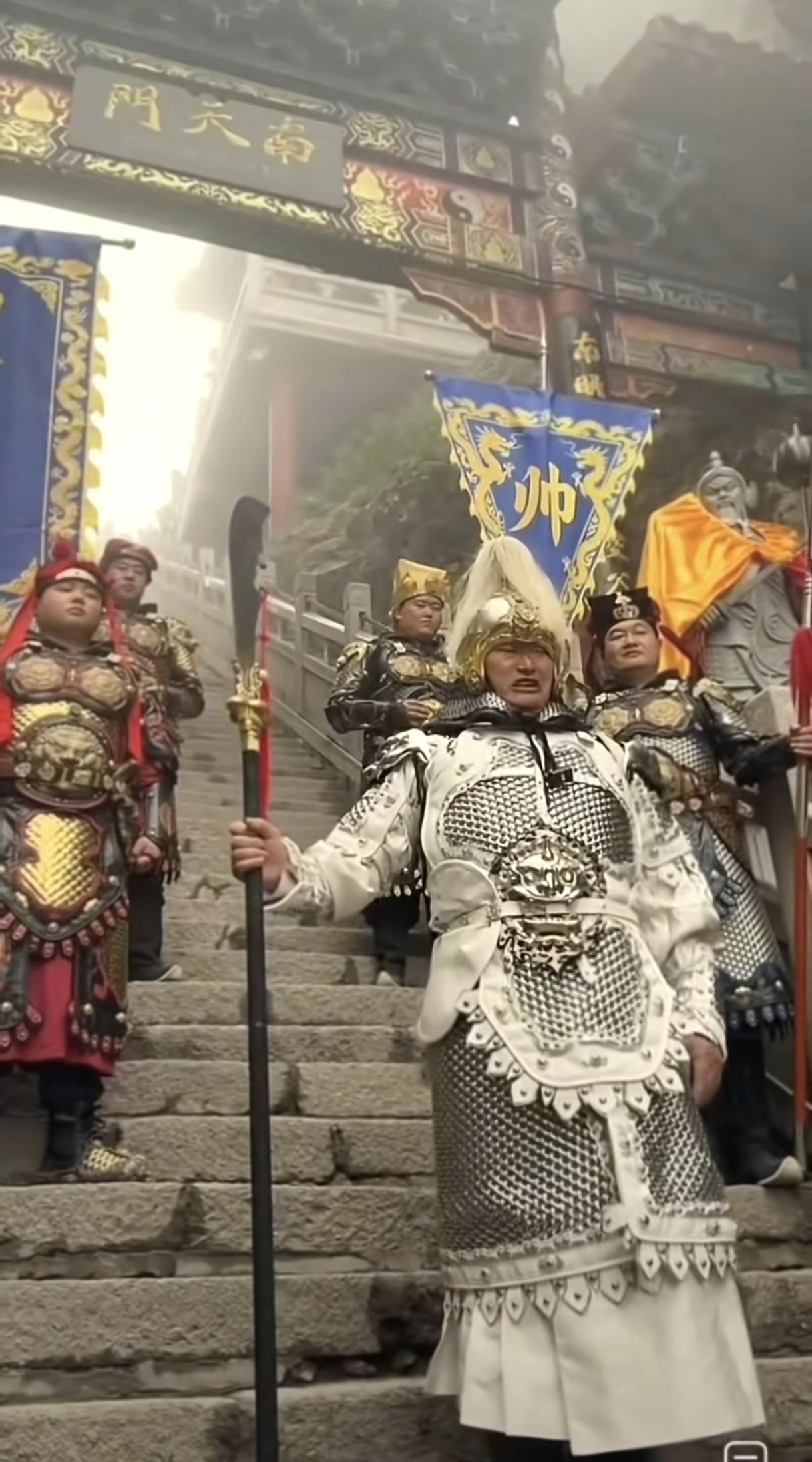 说实话，认真仔细多听听朱之文说的话：我是南天门大将军朱之文，朱之文就是个普通人…
