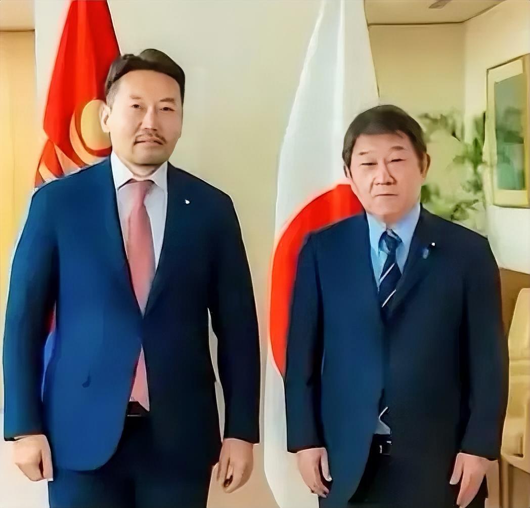 这是真长能耐了呢，还是四肢发达头脑简单？近日，蒙古国一位副总理访问日本，与日