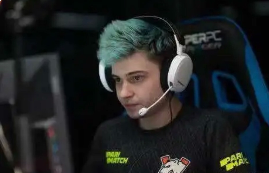 RAMZES666：我和Yatoro比肯定是他更强，能和他相提并论的，只有Liq