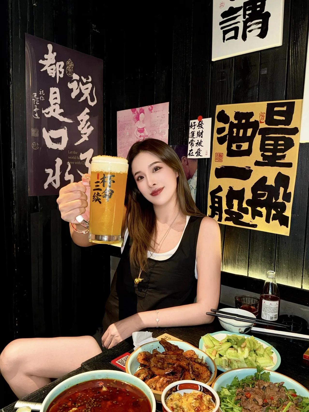 啤酒配美食，人生几回欢！🍻🍢🍜