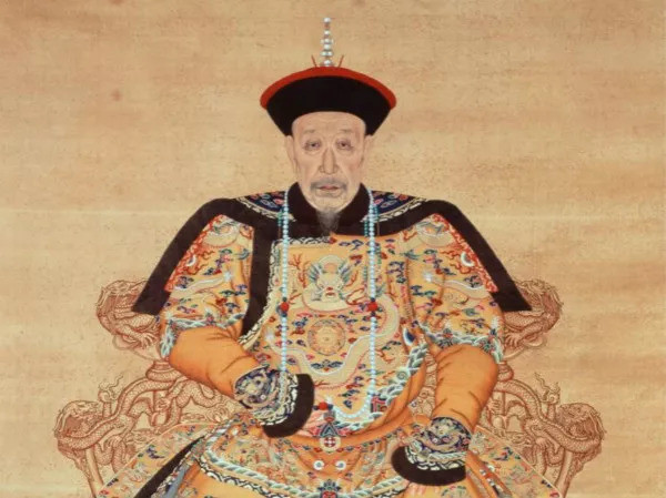 凌晨四点起床，晚上七点翻牌子：乾隆的一天到底有多离谱？你敢信吗？中国历史上在位时间最长的皇帝乾隆，他