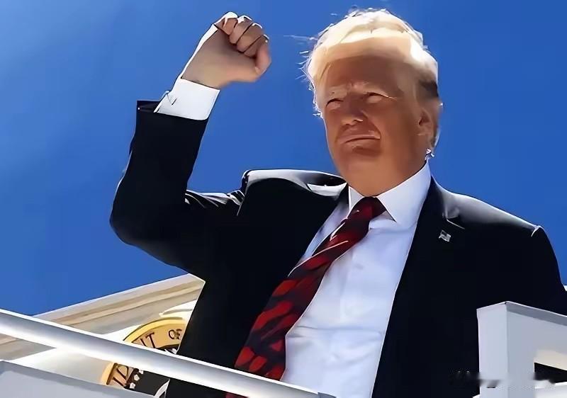动手了！沙特突然不宣而战，几十架战机扑向也门狂轰滥炸。7月14号这天，一点招