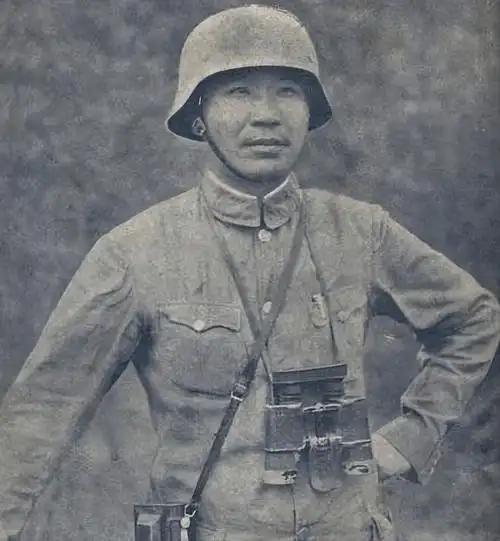 他是淮海战场少有的漏网之鱼，也是王耀武的嫡系，然而却籍籍无名这个被历史渐渐