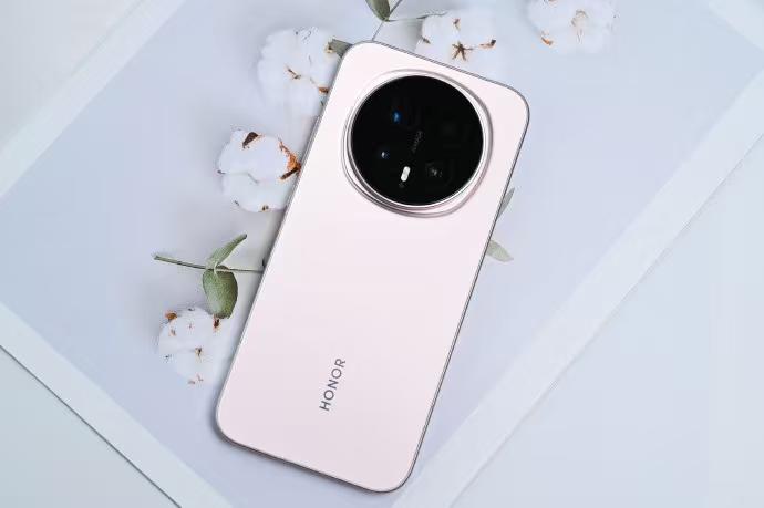 给客户传大文件，荣耀Magic8的第五代骁龙8至尊版速度真的快。多任务处理也很