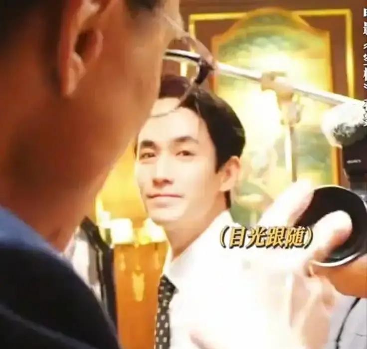 梁家辉在香港影坛混了42年，见过后辈演员成百上千，公开说遇上朱一龙此生无憾。这话从他嘴里说出来，比拿