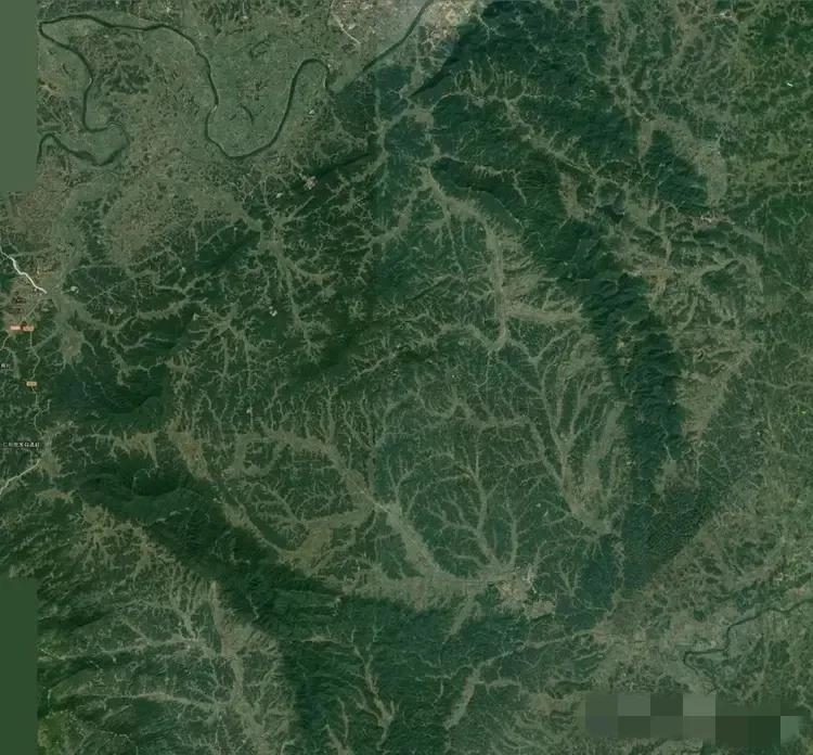 湖南湘乡邵阳深山陨石坑