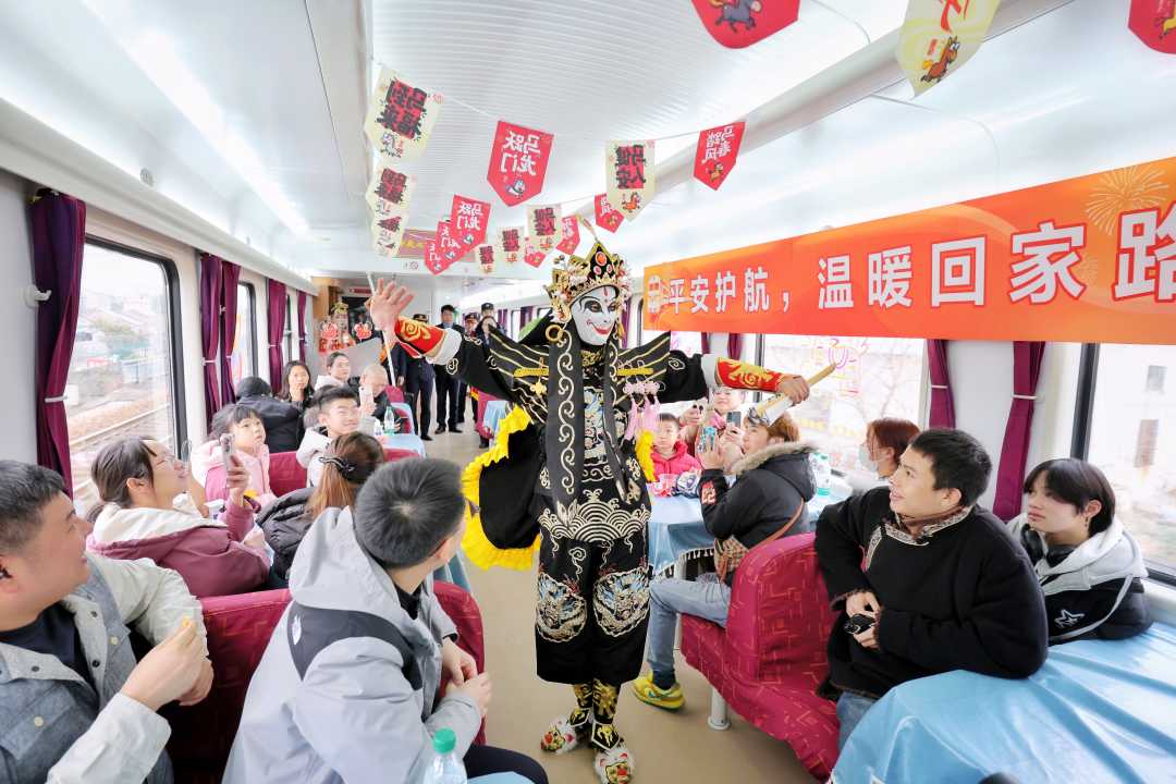 长三角春运首趟临客开出