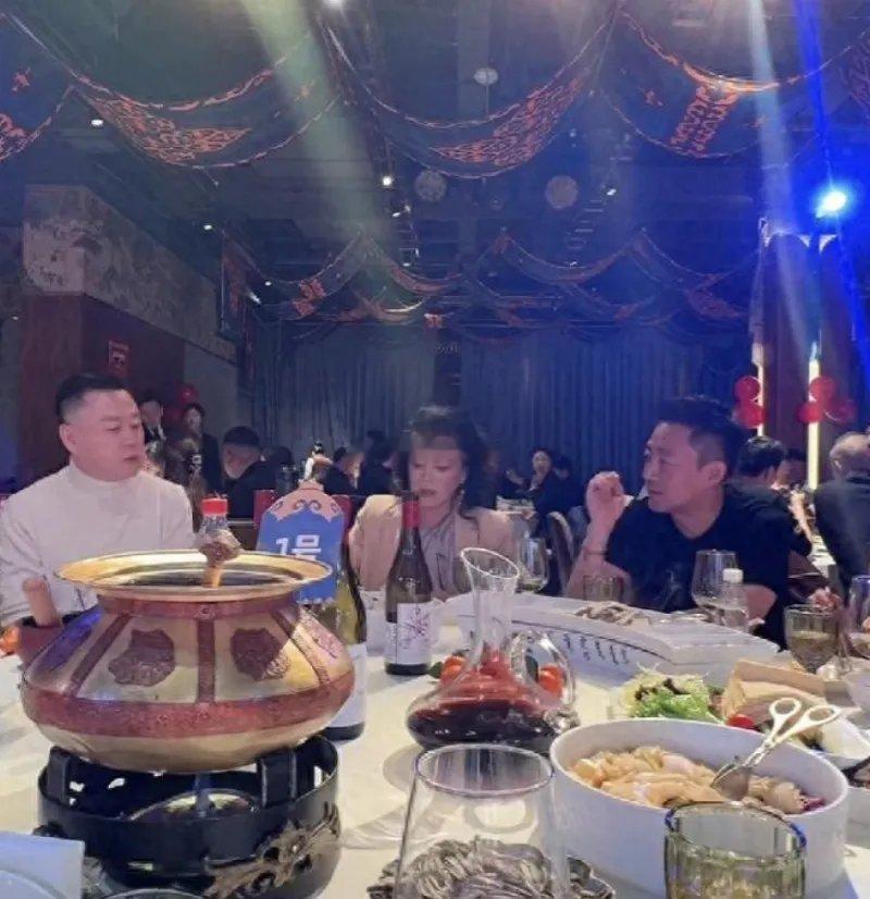 汪小菲出席公司年会真是一点笑容都没有啊！马筱梅不在汪小菲都提不起精神，和兰姐还在