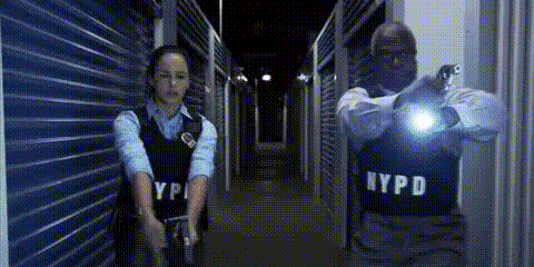 开心一刻: 老婆说双胞胎有心灵感应, 看着玩手机的小姨子, 我问…