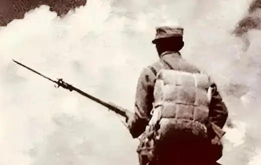 1939年，日本大佐为了取乐，举枪一连打死了八名中国士兵，随后，他又把枪口瞄准第