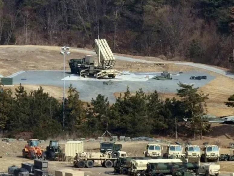 美国真特么怂了！从韩国抽“萨德”去救火，这操作够丢人！一边中东快撑不住，一边半岛