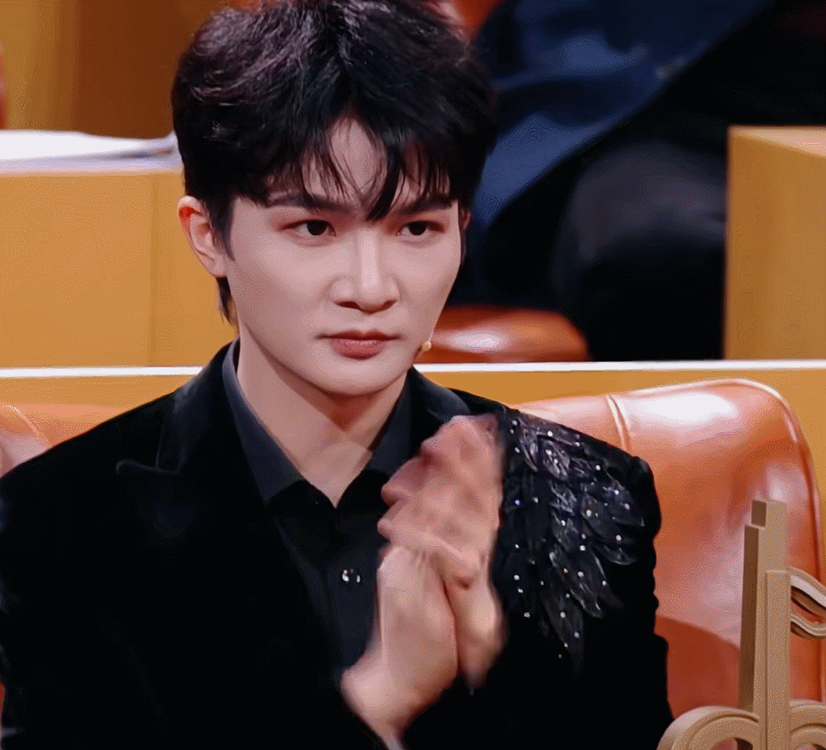 廖昌永不愧是上海音乐学院的院长，一番话说出了无数观众的心声：“不要在中国唱外