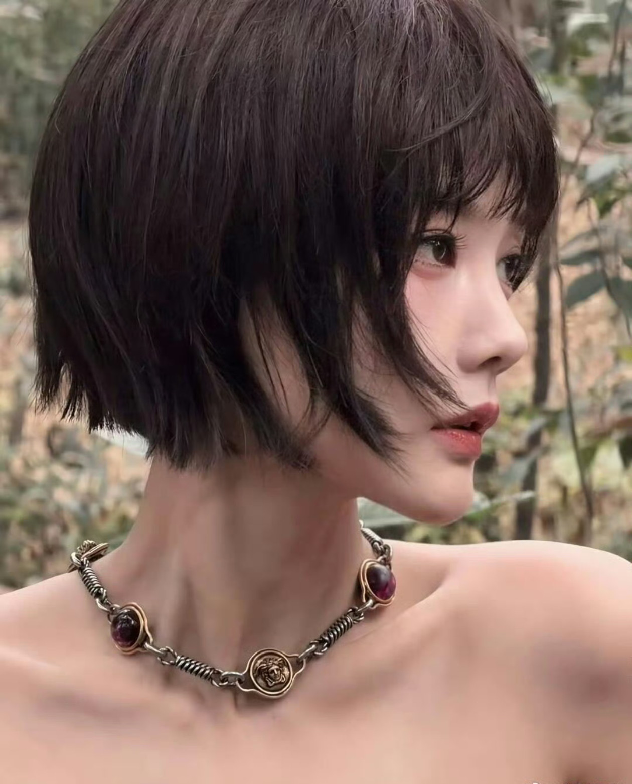 短发李一桐芭比娃娃是没见过的李一桐耶这个发型还挺好看的