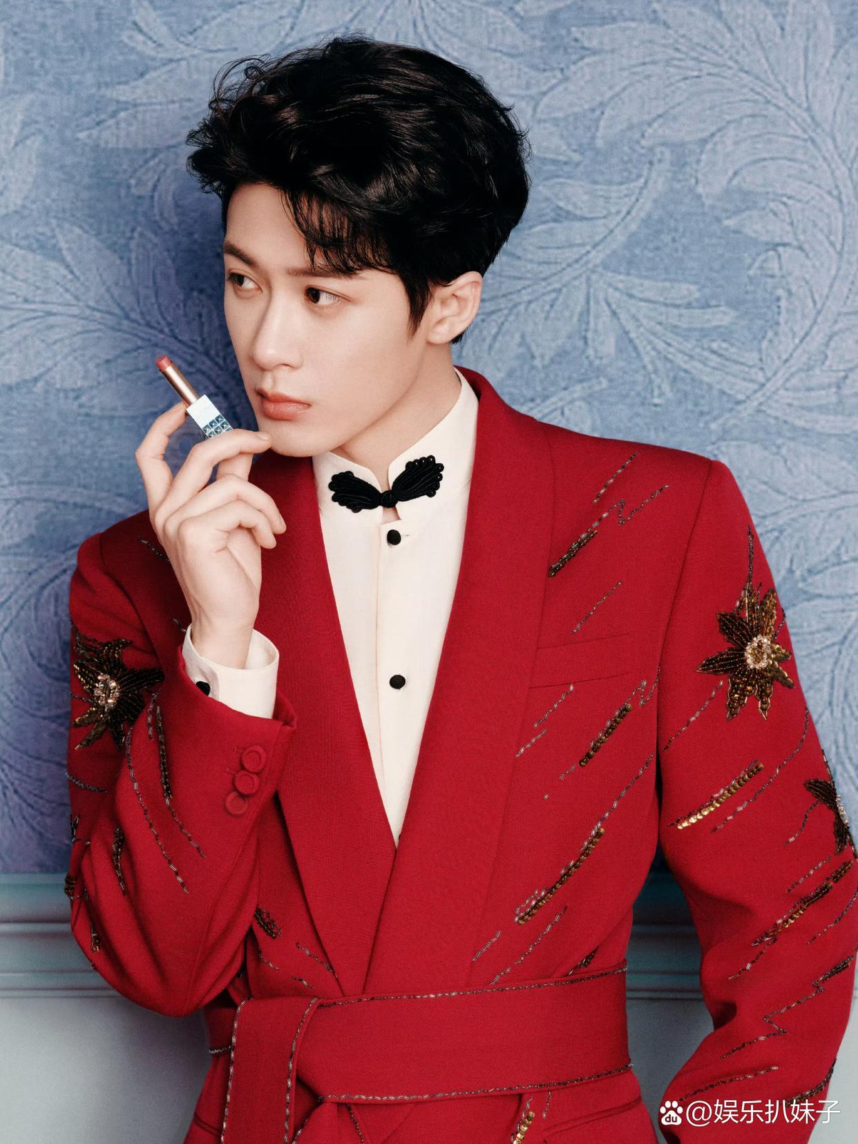 1.林俊杰和女友七七最近是出了点问题，女方觉得男方都官宣了，那肯定是被拿捏住了，