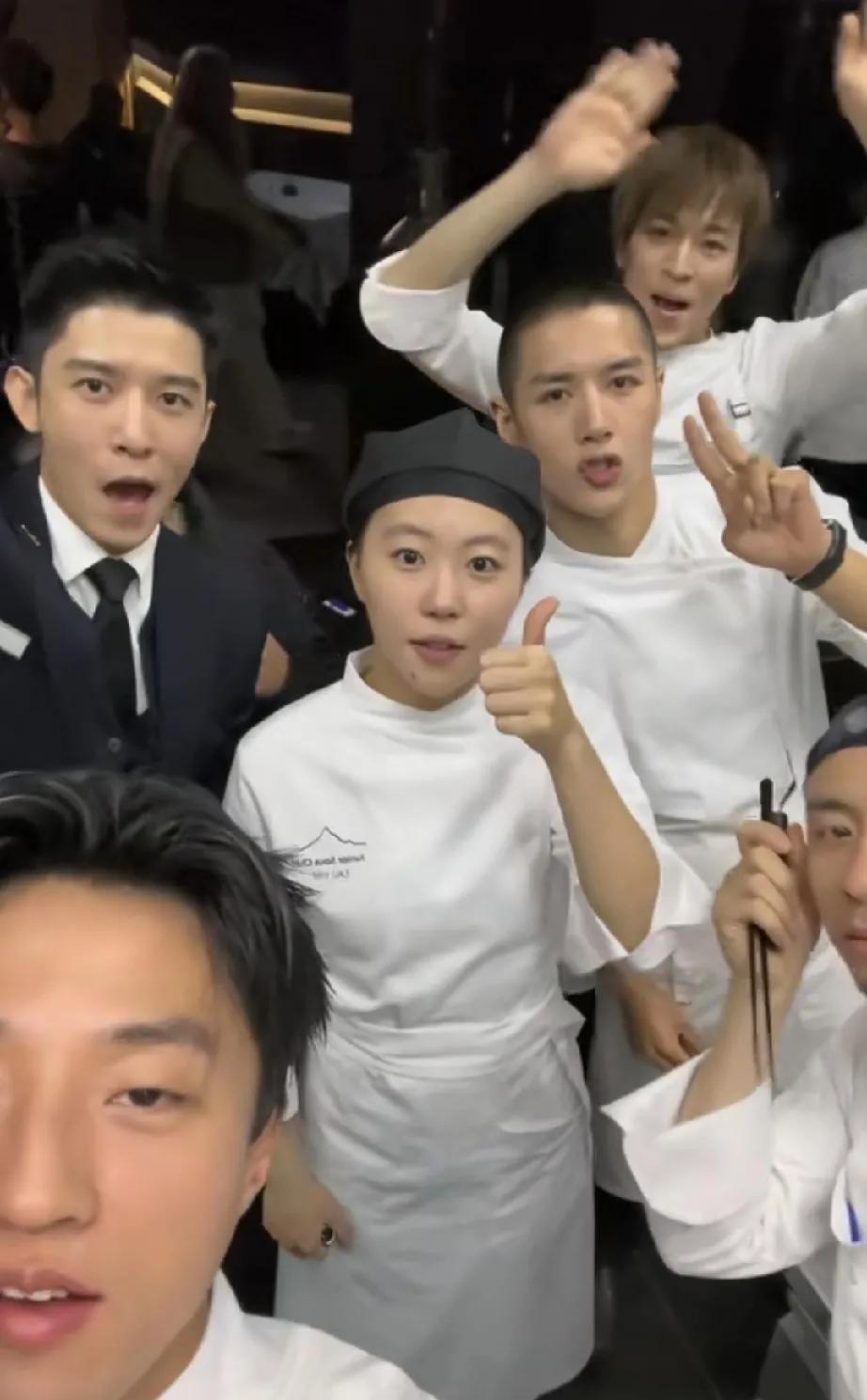 窦靖童主演的电视连续剧《她的生存之道》追完了。最直观的感受就是窦靖童竟然非常会