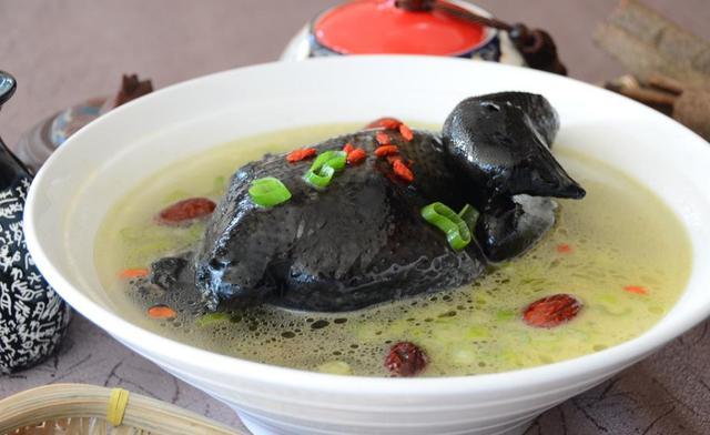 乌鸡汤的家常做法, 汤鲜味美营养丰富!