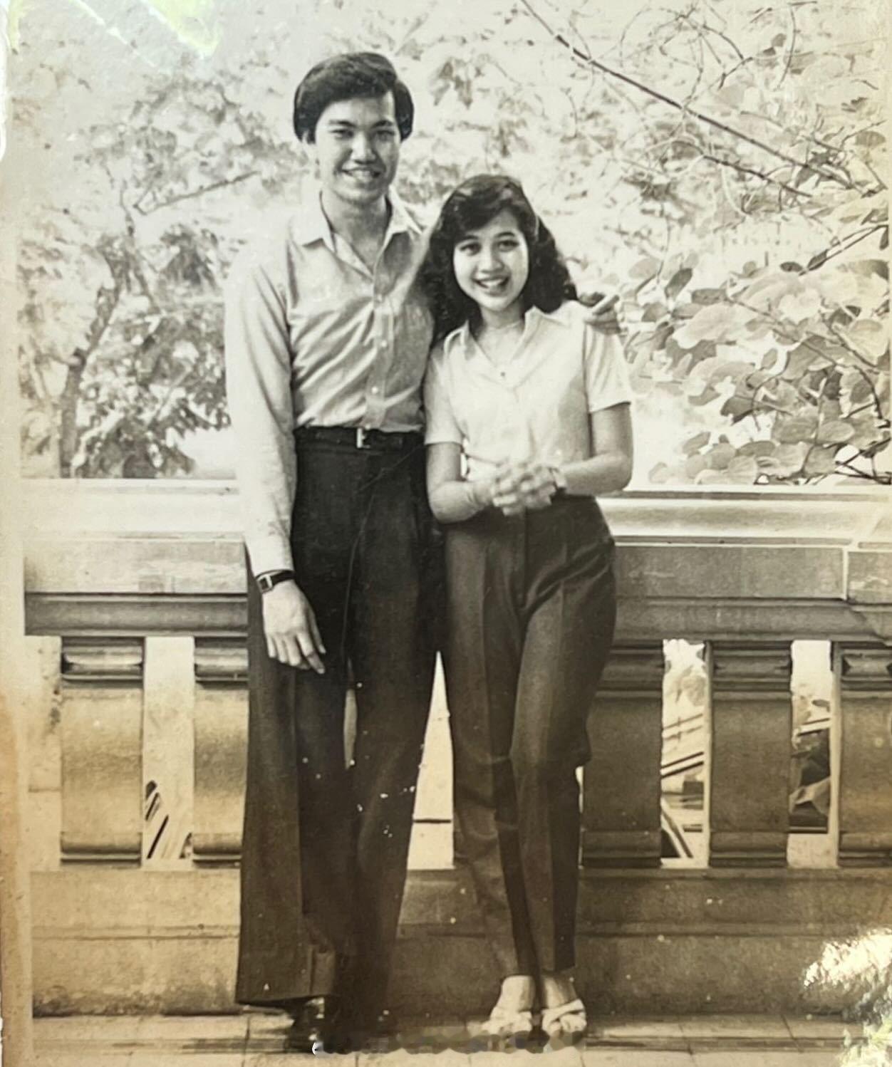 王室王室泰国王室王室旁支“两位漂亮表妹逃过一劫”老照片：大婶当年从朱拉隆功毕业