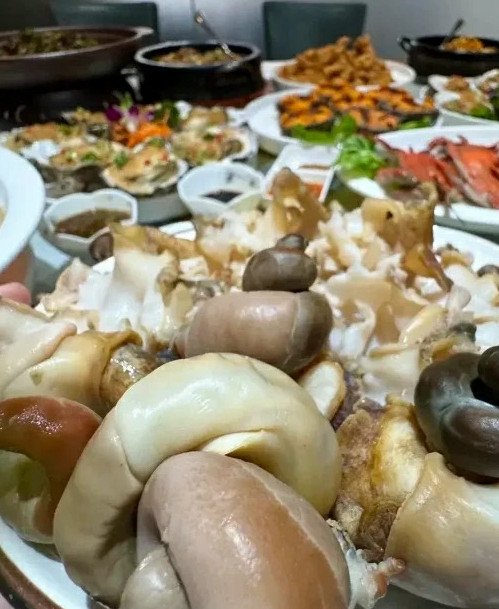 有的人吃饭是为了活命，有的是为了投胎！
