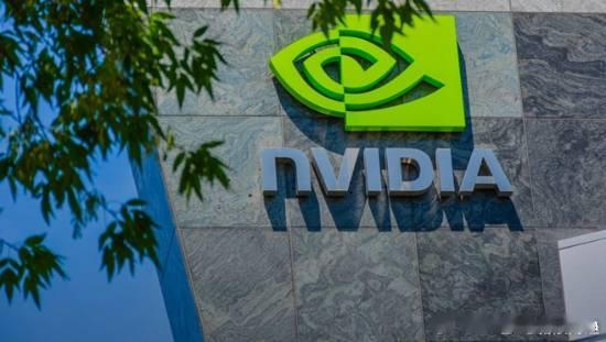一个月市值蒸发5万亿元!英伟达遭遇谷歌自研芯片冲击巨头之一谷歌正加快自研AI芯片