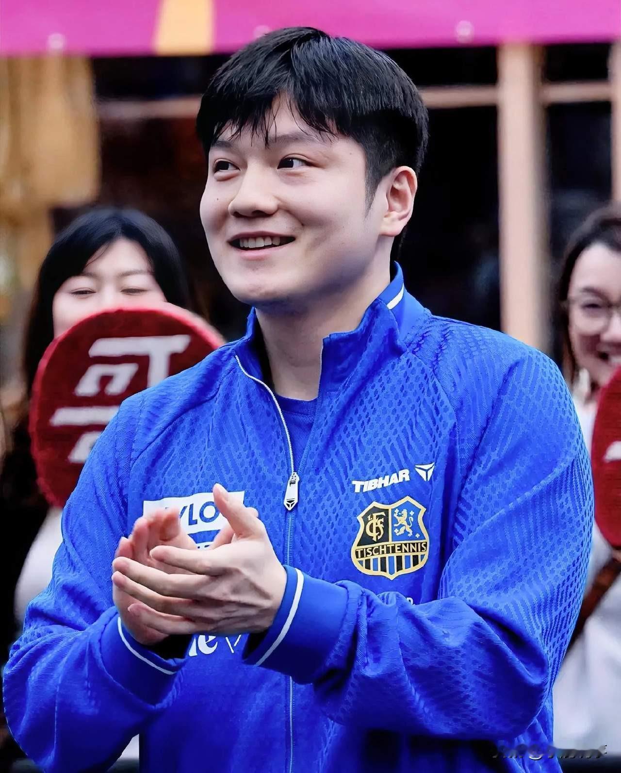 我问我老公樊振东好好的为啥要去杜塞尔多夫他就说了一句话我一查才彻底懂了，越