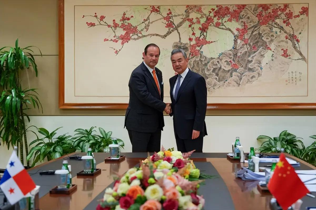 巴拿马强行接管中企运营港口后，中方精准反制——收紧巴拿马籍船舶口岸查验、暂停