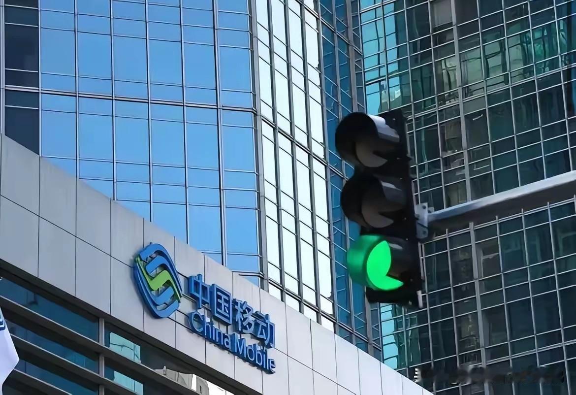 我算是看懂了！​我们骂了这么多年的骚扰电话，屁用没有。​结果美国人一句“再不