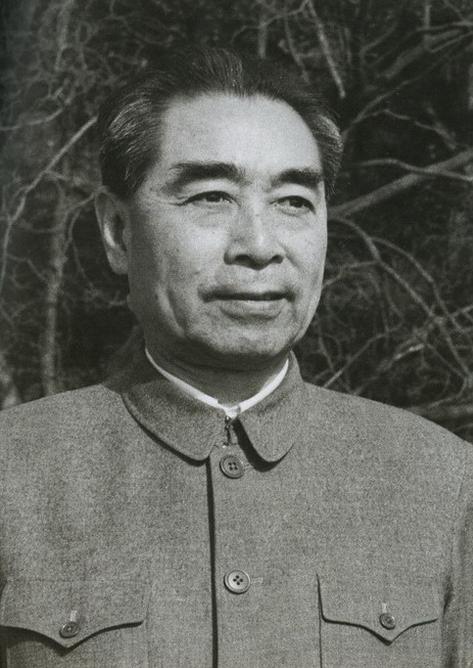1969年张治中病逝，周总理参加告别仪式后，找张治中子女单独谈话：“你父亲生前保