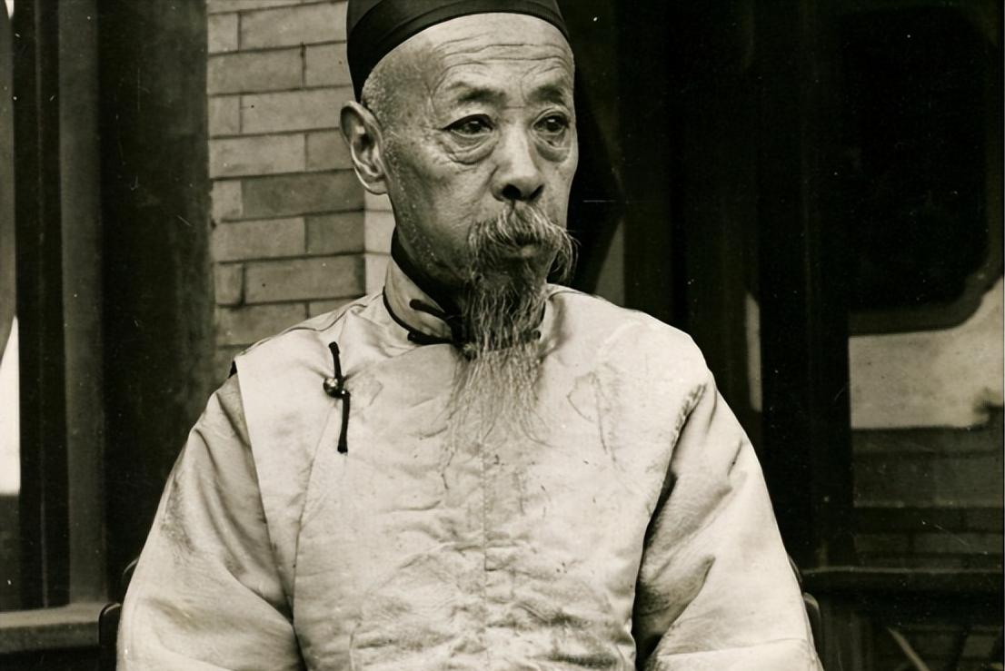 晚清有个王爷，大清还没亡，就把712.5万英镑（相当于现在的200多个亿）存进了