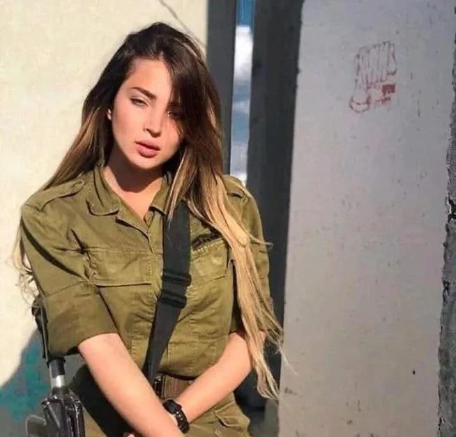 昨天，在贾巴利亚地区展开的一次军事行动中，以色列国防军女兵莱尼·肖汉姆所驾驶的推