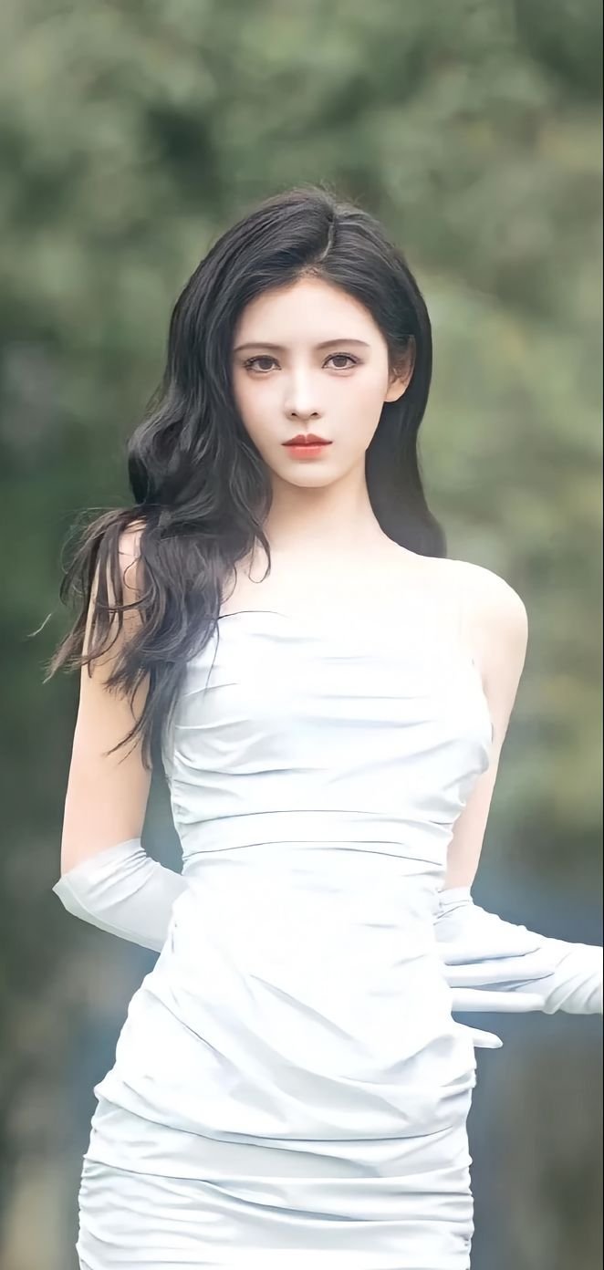 张予曦有的是力气和手段张予曦一款毫不矫情，说干就干的女人，出门遇到什么问题都不是