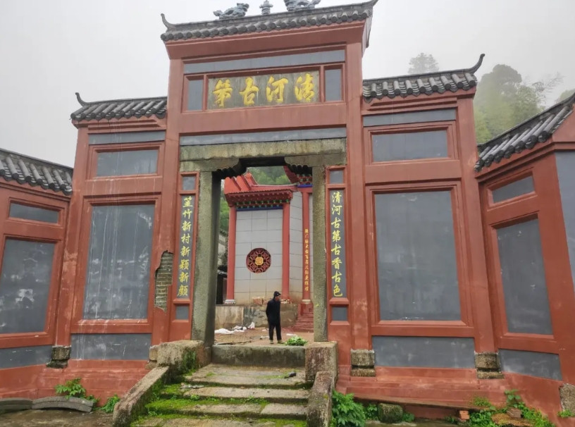 猎德非洲裔女婿划龙舟，导致龙舟倾覆一事引起很多人的关注。在客家人习俗中，如果一个