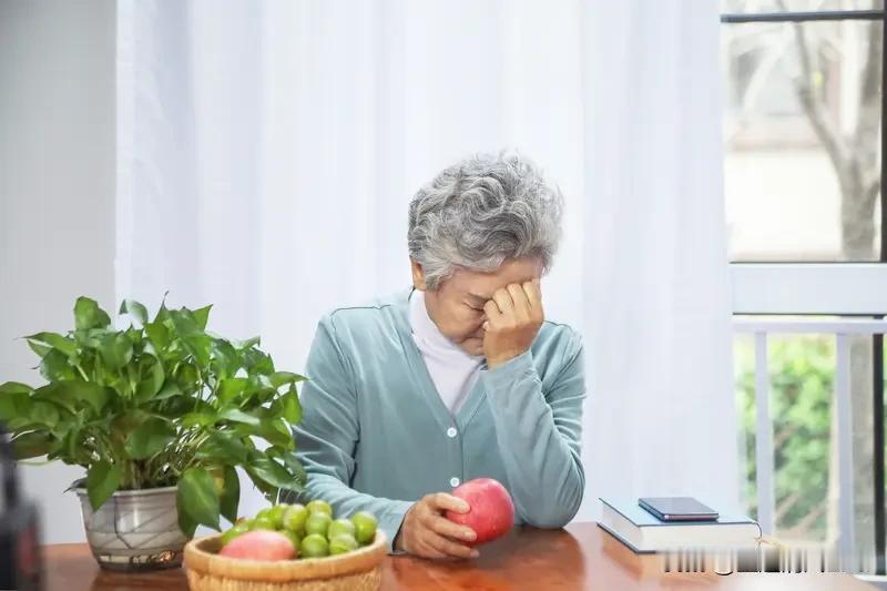 人过55岁，要是还有八九十岁的父母，那真是几辈子修来的福气。不过和高龄父母相处，